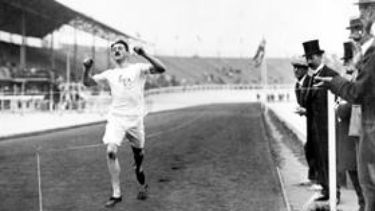 Atletul britanic Wyndham Halswelle