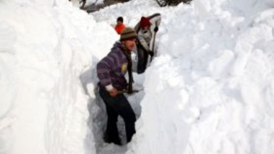 Cum se apără ialomiţenii de zăpadă