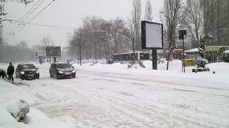 Maşinile parcate neregulamentar "împiedică deszăpezirea"
