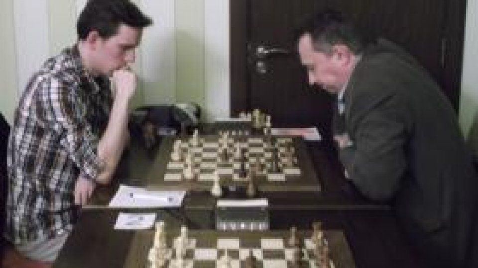 Vladislav Nevednichy conduce la CN de şah