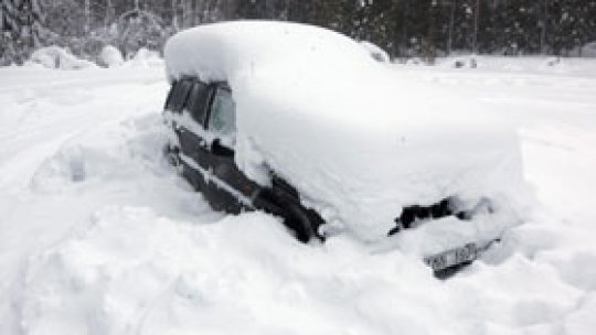 Supravieţuire miraculoasă în maşina îngropată în zăpadă