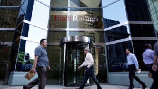 Fitch retrogradează datoriile pe termen lung ale Greciei