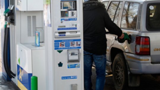 Preţul combustibilului, în continuă creştere