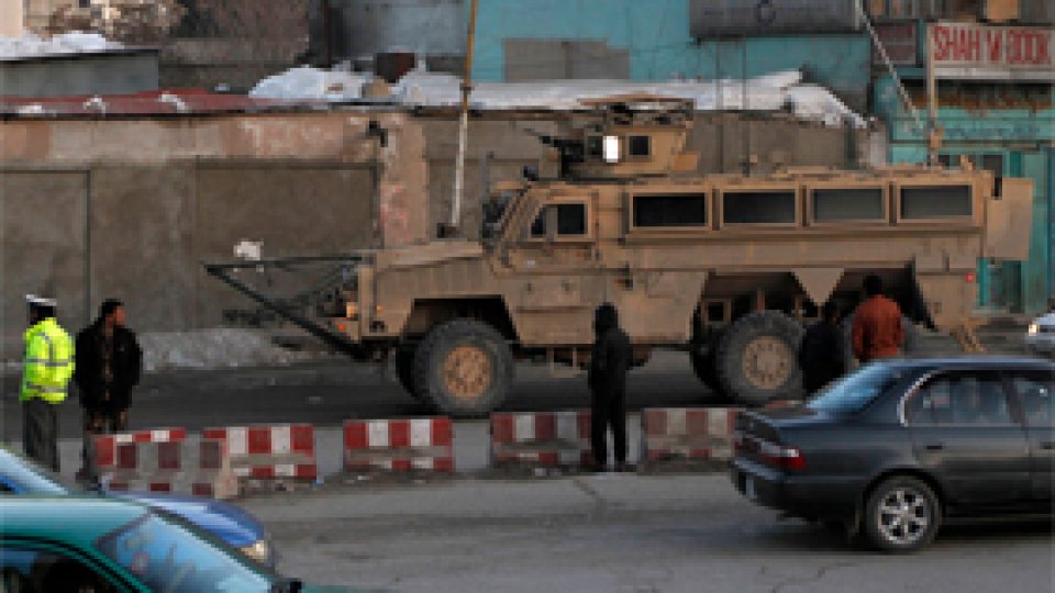 NATO "îşi retrage funcţionarii din Afganistan"