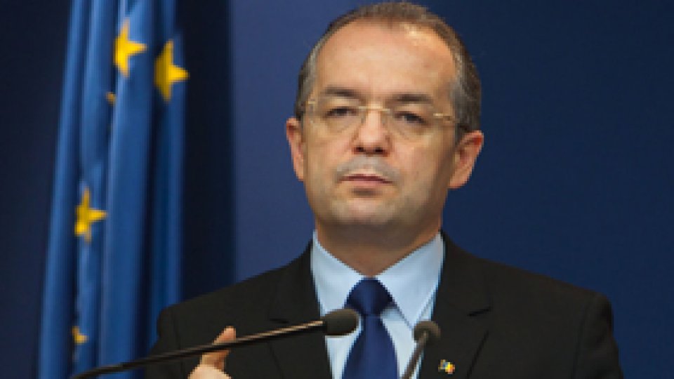 PM Emil Boc announces his cabinet's resignation