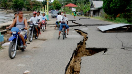 Operaţiuni de salvare după cutremurul din Filipine