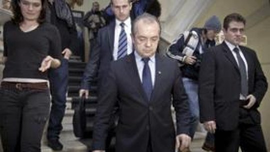 PDL "îşi schimbă toţi miniştrii"