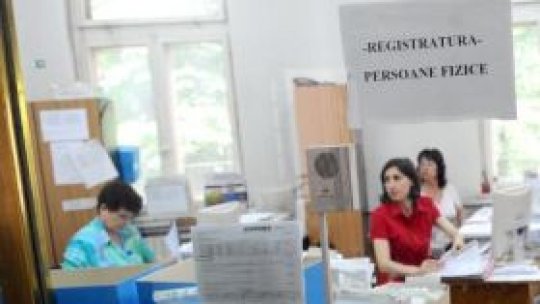 Reîntregirea salariilor bugetarilor, "o dorinţă politică"