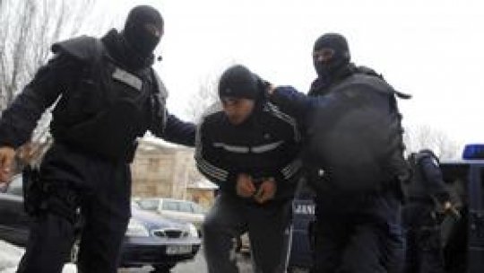 Traficanţi de halucinogene din Buzău, arestaţi preventiv 