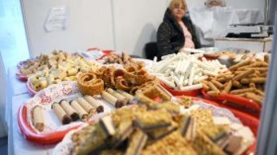 Unii producători "introduc apă cu sare în alimente"