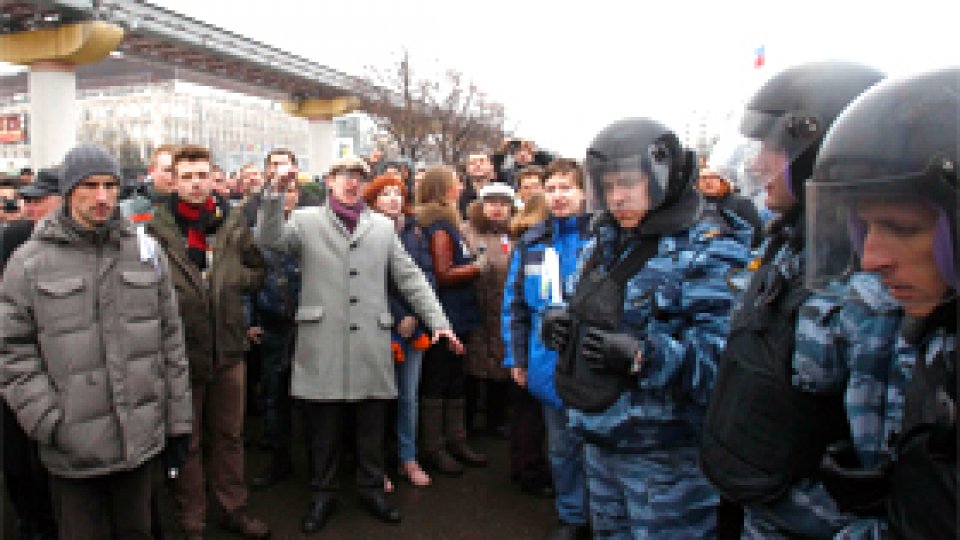 Manifestanţi anti-Putin, reţinuţi de poliţie la Moscova