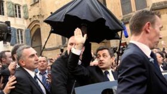 Nicolas Sarkozy, "întâmpinat cu ouă"