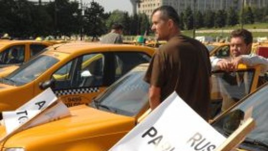 Taximetriştii autorizaţi din Bucureşti ies în stradă