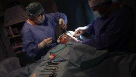 Beneficiarul unui transplant de faţă complex "se reface bine"