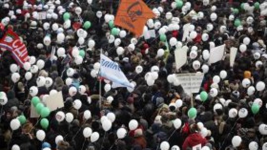 Poliţia rusă reţine 600 de persoane la mitingurile opoziţiei