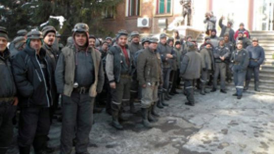 Minerii "au încetat protestul şi se întorc la muncă"
