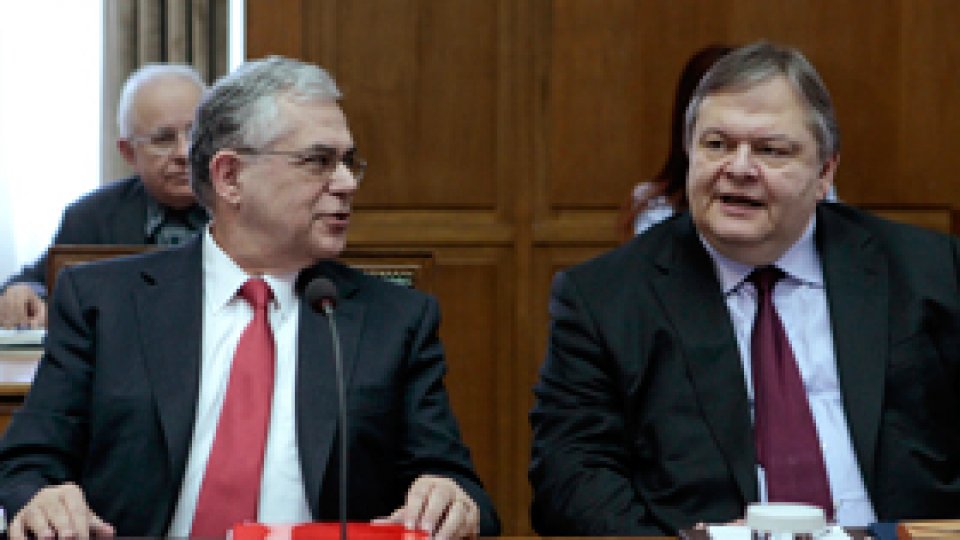 Fitch retrogradează Grecia în urma schimbului de obligaţiuni