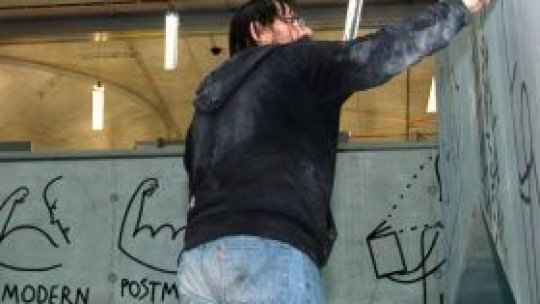 În dialog cu Dan Perjovschi