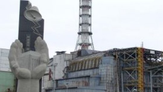 Un nou sarcofag va acoperi centrala de la Cernobâl