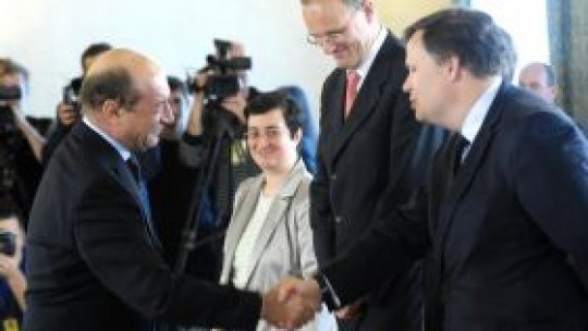 "Creşterea salariilor în sectorul public", discutată cu FMI