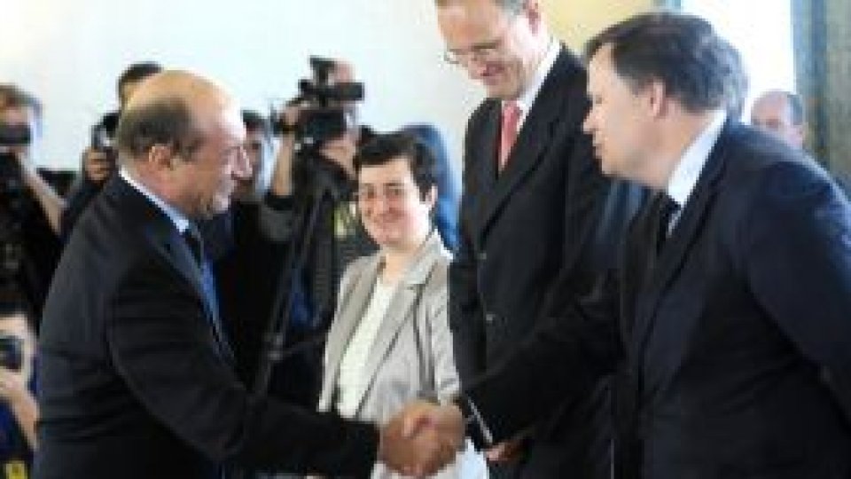 "Creşterea salariilor în sectorul public", discutată cu FMI