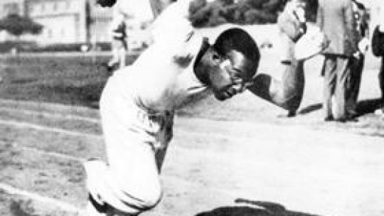 Atletul american Eddie Tolan