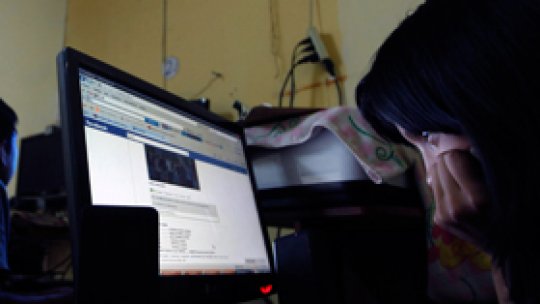 Facebook "poate crea dependenţă"