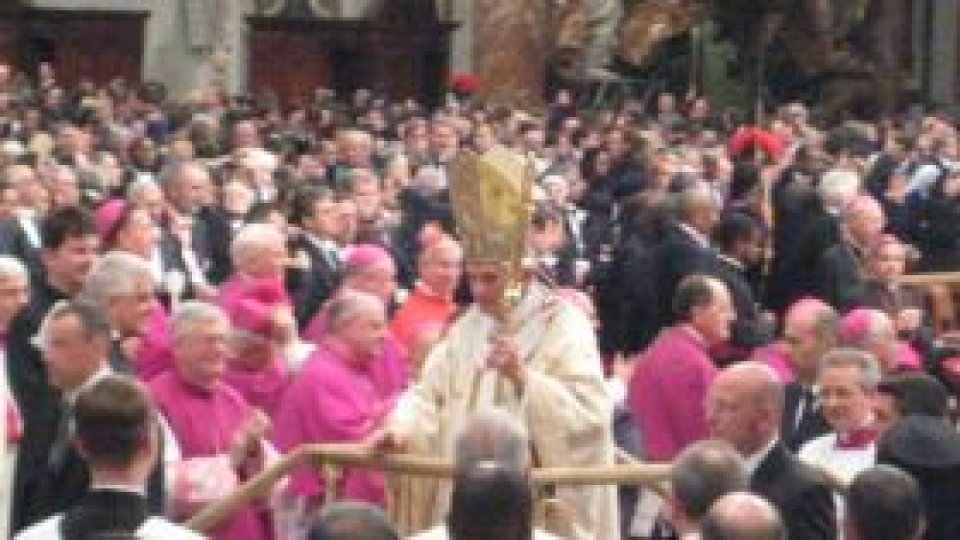 Despre lumină şi întuneric, la Slujba de Înviere