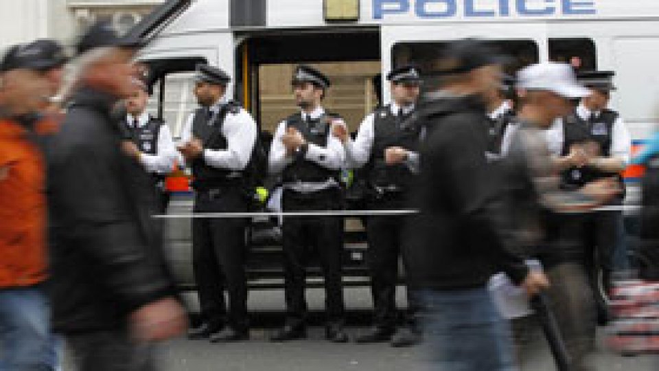 Mii de poliţişti protestează pe străzile Londrei