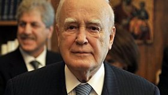 Greek President calls on parties to consultations