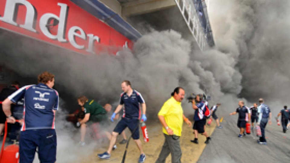 31 de răniţi în urma unui incendiu la boxe în Formula 1