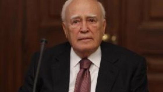 Grecia "trebuie să rămână în zona euro"