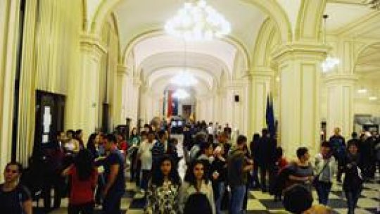 O sută de mii de vizitatori în Capitală la "Noaptea Muzeelor"