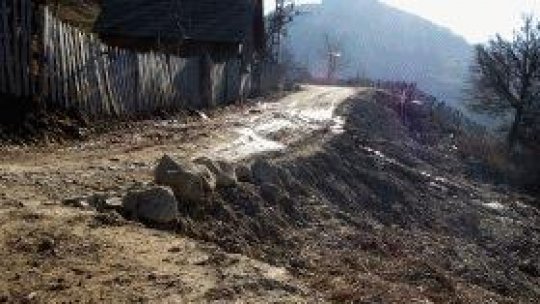 Pãmânt şi sãrãcie în frãmantare