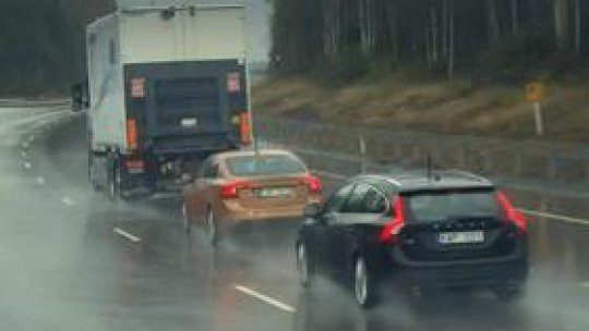 "Trenul de maşini" testat în premieră de Volvo