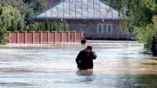 Curţi şă grădini inundate în Galaţi