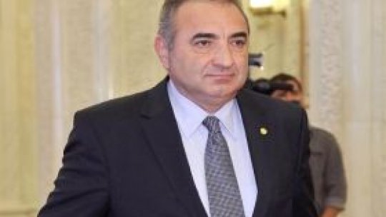 Public wages will increase by 8 percent as from June