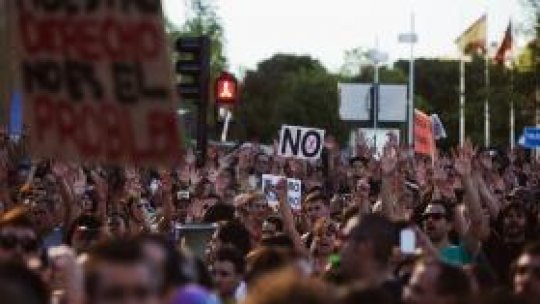 Spania "riscă să rateze ţinta de deficit"