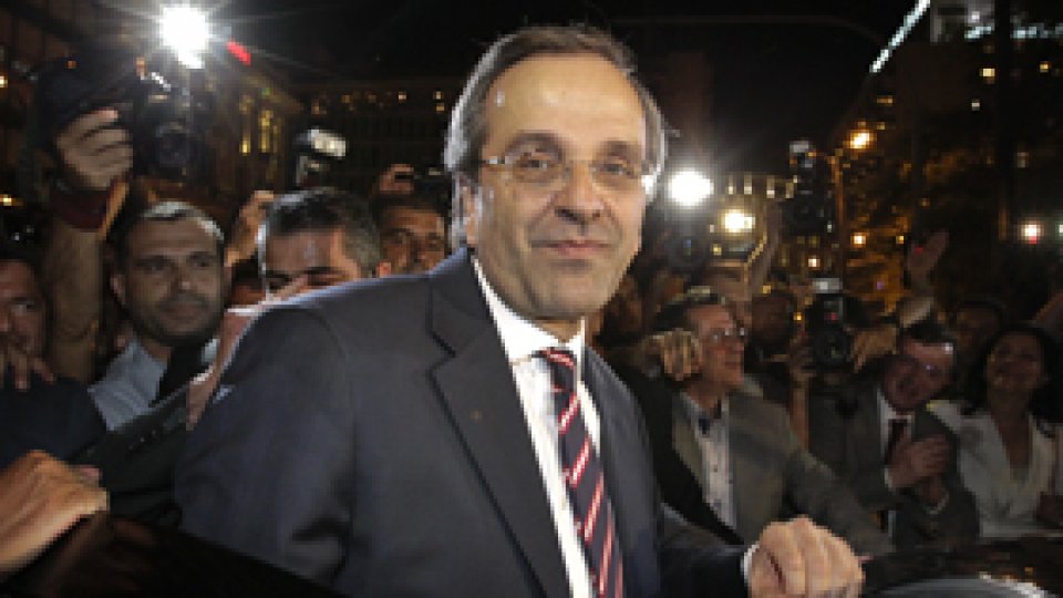 Grecii "aleg rămânerea în euro", potrivit parţialelor