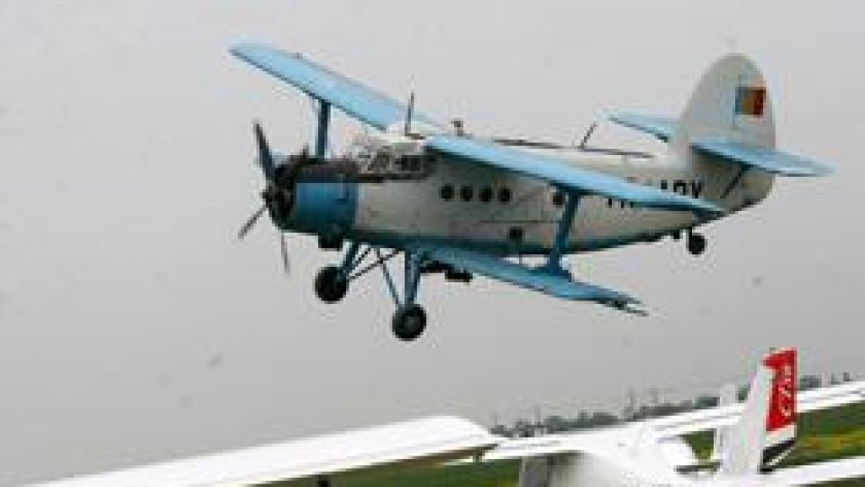 Aterizare forţată pentru un avion de mici dimensiuni