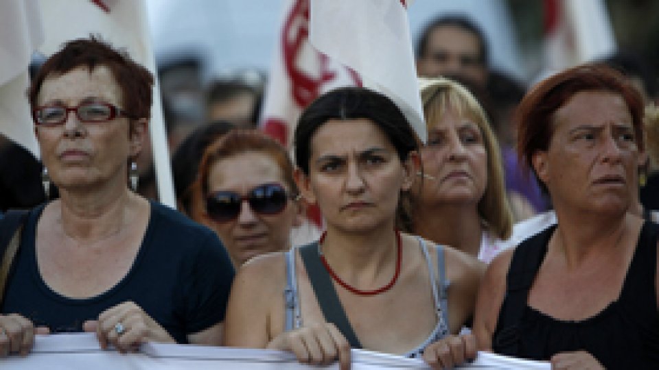 Guvernul grec anunţă restructurări în sectorul public