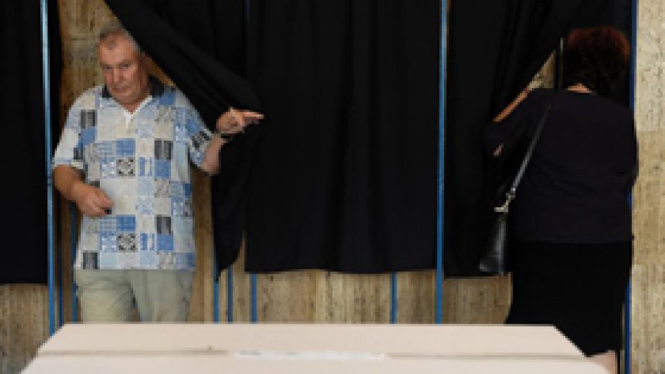 Prezenţă "sub 50 de procente" la referendum