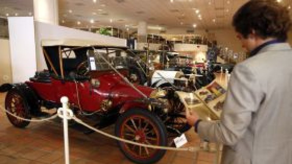 Încasări record pentru un automobil scos la licitaţie