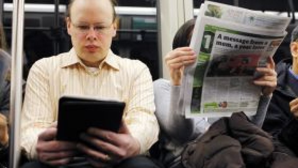 Bibliotecă digitală deschisă la staţia de metrou Piaţa Victoriei