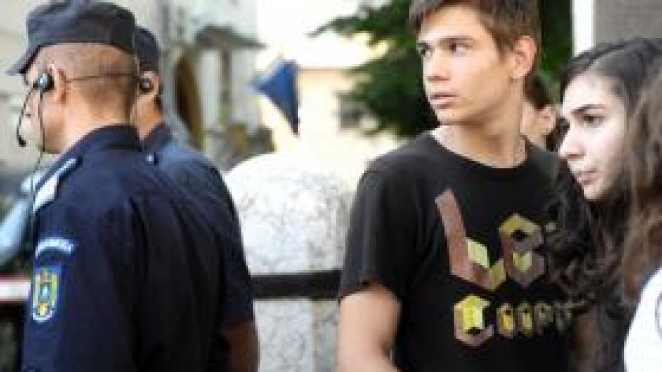 V-aţi lăsa copilul să meargă singur la şcoală?