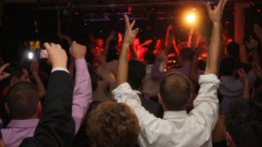 Scandalul din Dolj, provocat de clienţi "băuţi şi drogaţi"