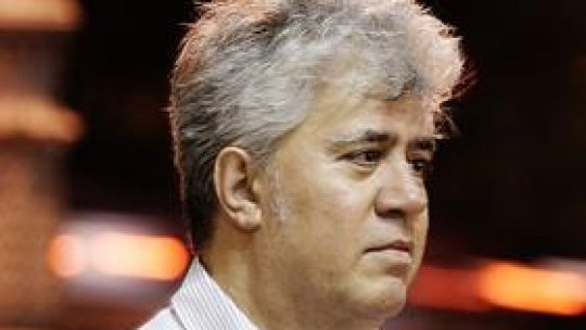 Cineastul Pedro Almodóvar critică dur guvernul de la Madrid