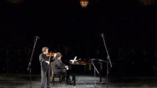 Duelul Viorilor ajunge la Sala Radio