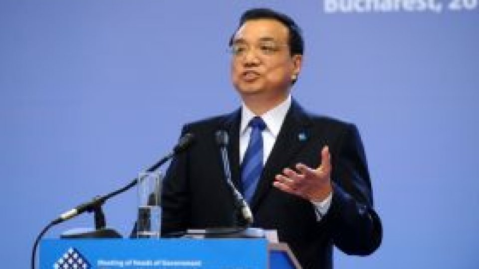 Premierul chinez rosteşte un discurs în parlamentul României
