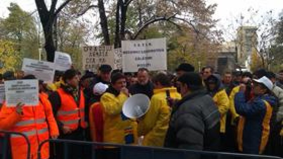 Proteste ale mecanicilor de locomotivă la minister